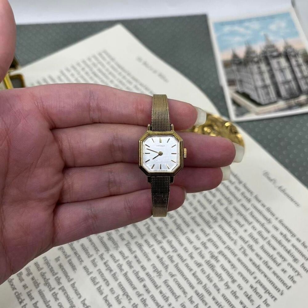 Vintage Gold Tone Seiko Dainty Women's Watch